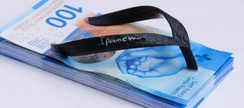 What Happens When Consumer Icons Wake Up: Delfino Fidel’s Sculptures Turn Everyday Objects Into Social Commentary