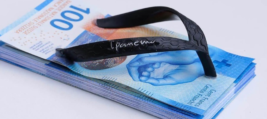 What Happens When Consumer Icons Wake Up: Delfino Fidel’s Sculptures Turn Everyday Objects Into Social Commentary