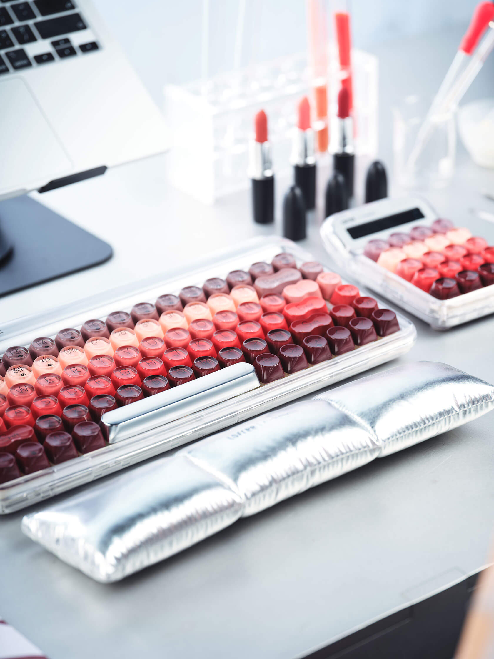 Complete Lofree Lipstick mechanical keyboard full set with gradient keycaps and frosted case